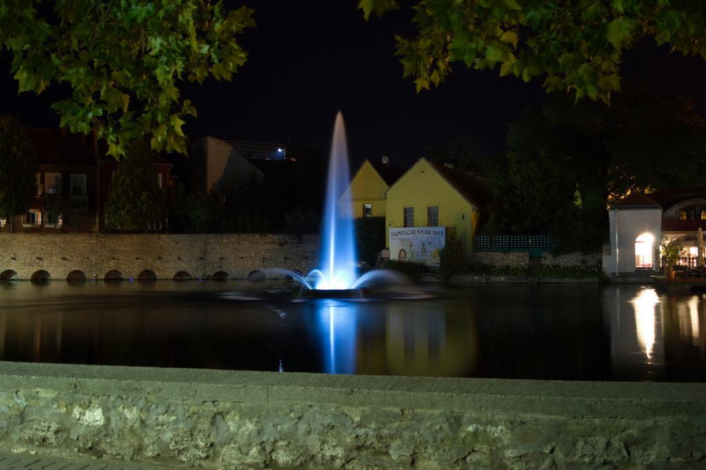 Topart Apartman Tapolca Oda fotoğraf