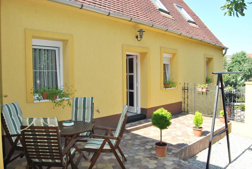 Topart Apartman Tapolca Oda fotoğraf